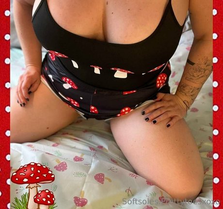 softsoles prettytoesxoxo best model photo