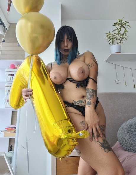 miaumiloucb star naked img