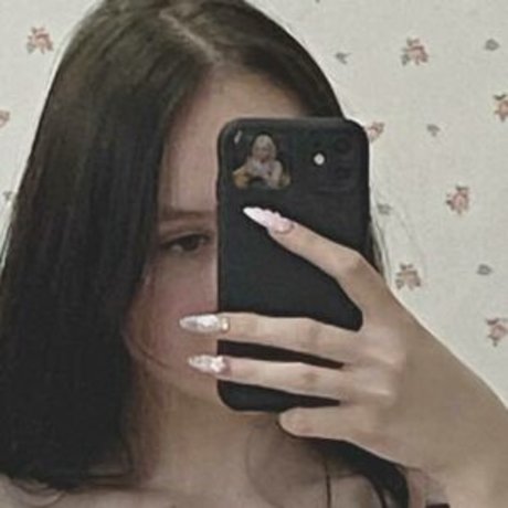 conitenok xxx star image