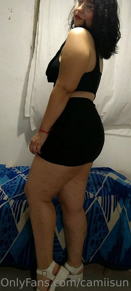 camiisun free model photo