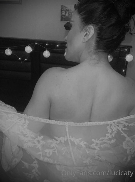 soylu dechile free model photo