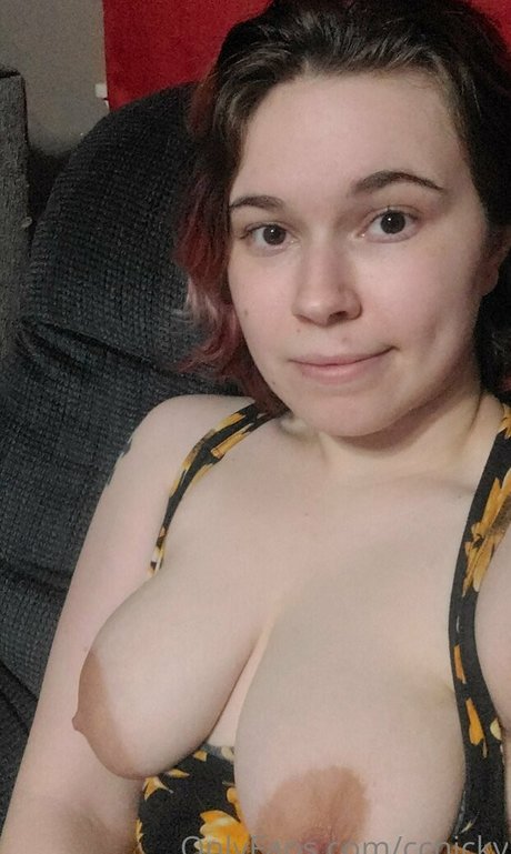 ccnicky hot actress picture