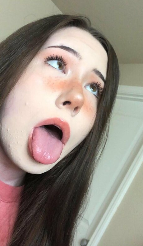 AliciaJade sex model photo