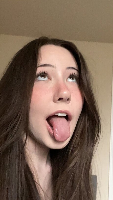 AliciaJade nude model image