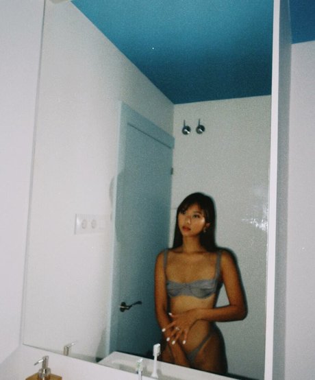 thuvnn xxx pornstar picture