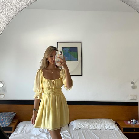 thuvnn pornographic star photos