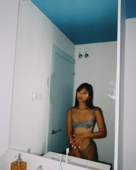 thuvnn star nude archive