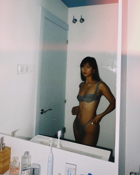 thuvnn star erotic img