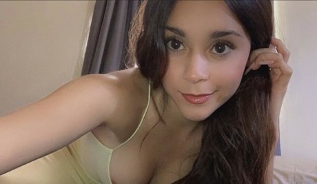 Cherrybombbs art model pictures