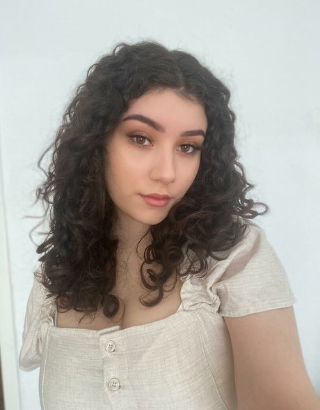 Yazzi model hot galleries