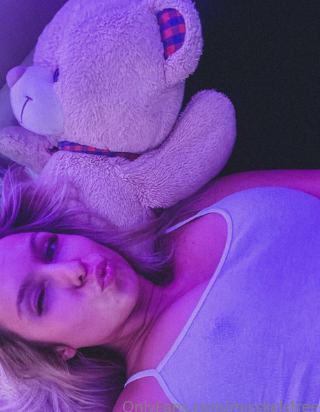 misskelsfree model perfect pic