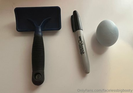 facelessbigbooty model erotic image