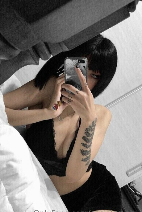 socialcruelty top star pic