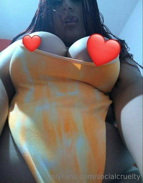 socialcruelty model hot img
