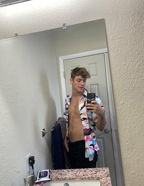 hungodeyfree erotic model images