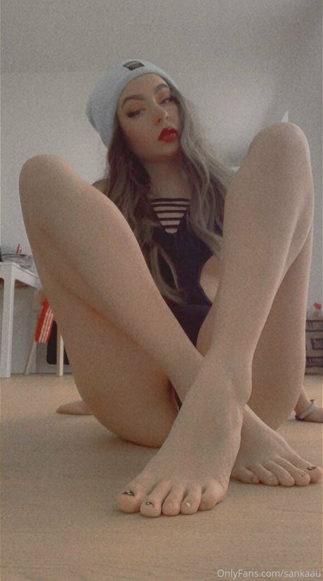 monamixxx model hd image