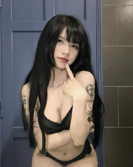 sorrylylyy pornstar exclusive image