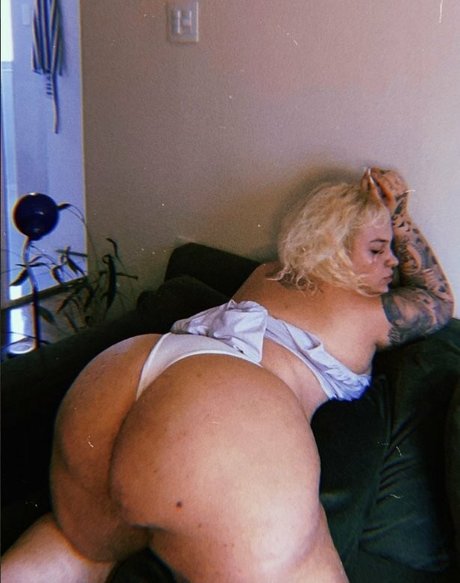 Lulu Avalloni pornstar img