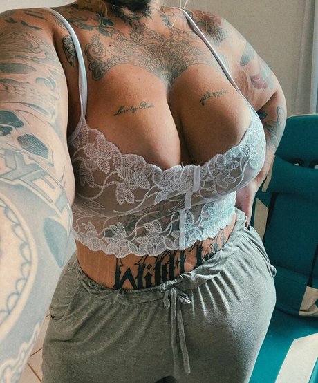 Lulu Avalloni pornstar nude photo