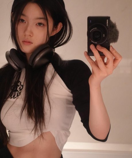 iamazhai model naked photo