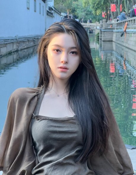 iamazhai star nudes pictures