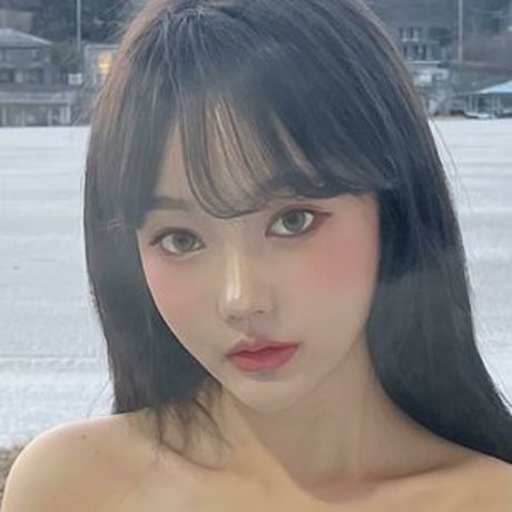 Jucy Nari star sexy pictures