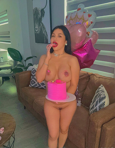 Vee 1113 exclusive model picture