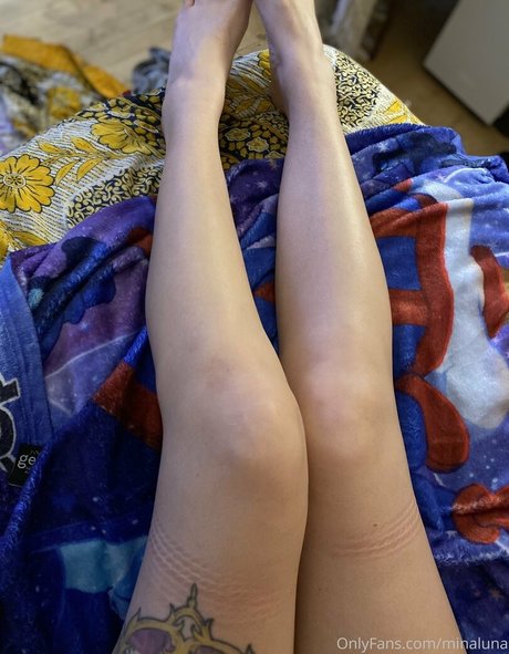 minaluna high quality pornstar pics