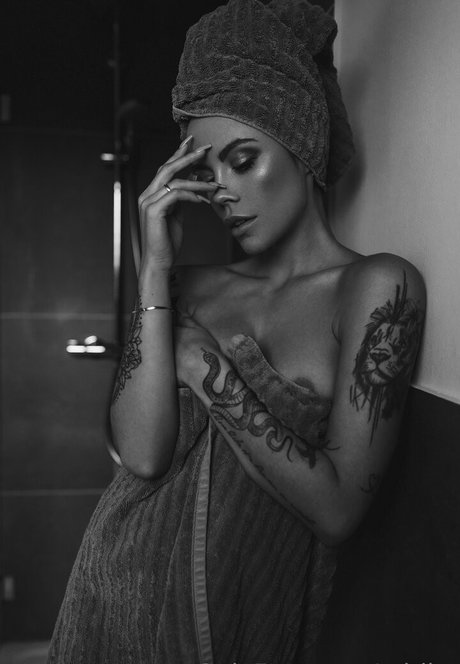 blowjob brunette onlyfans art porn photos