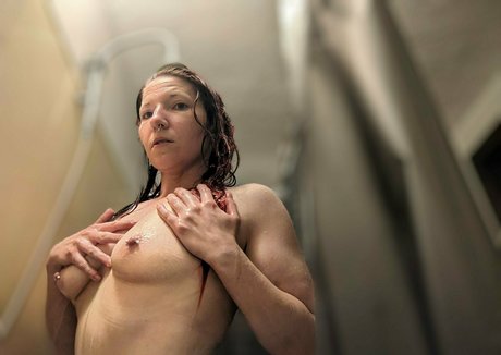 kyracurb art model pics