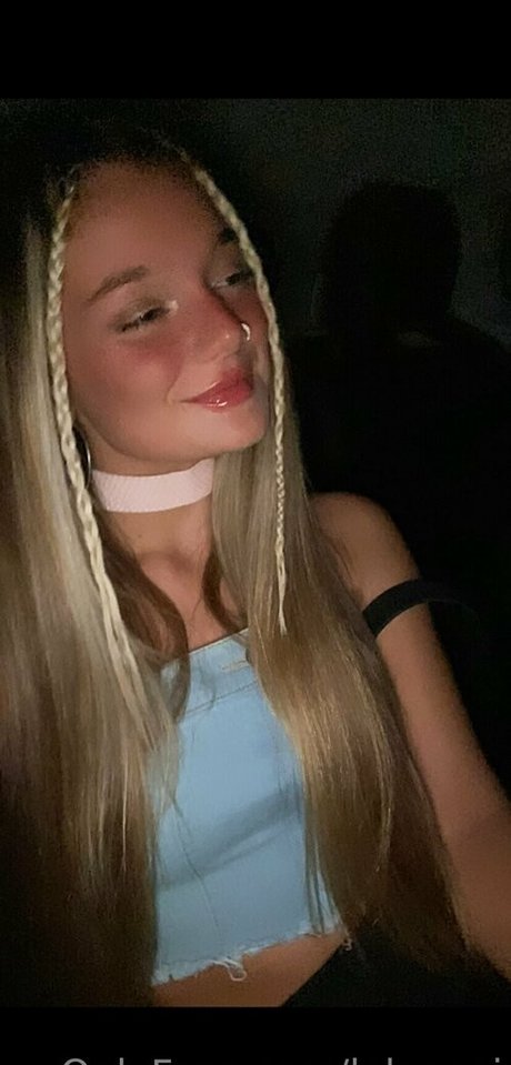 lolaaaai model nude pics