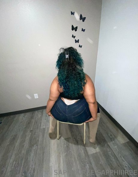 sapphiiireee free model picture