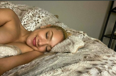 omgzadafree sex actress pics