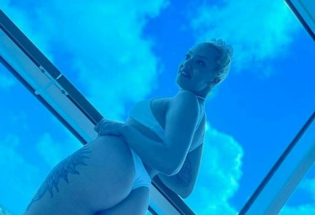 omgzadafree pornstar perfect photos