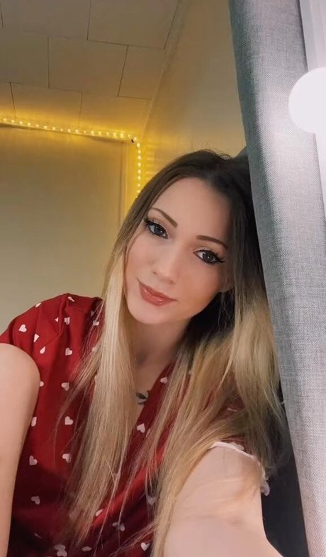 Little Momma model hot pictures