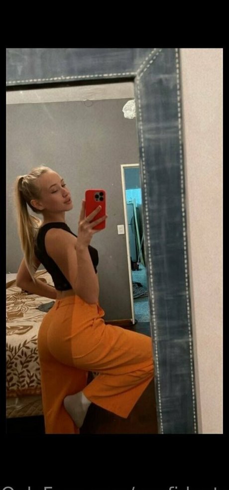 confidantsarah free actress gallery