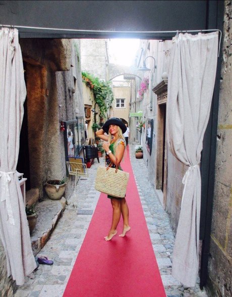 Anna Ilyasova star photos