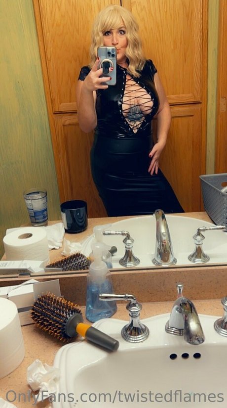 twistedflames model erotic photos