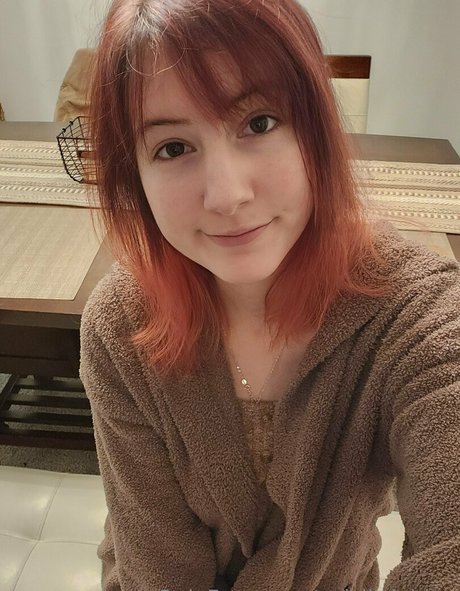 valvestia model naked pictures