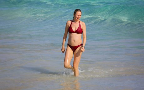 Uma Thurman naked star pic