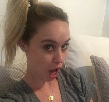 Becca Tobin perfect actress galleries