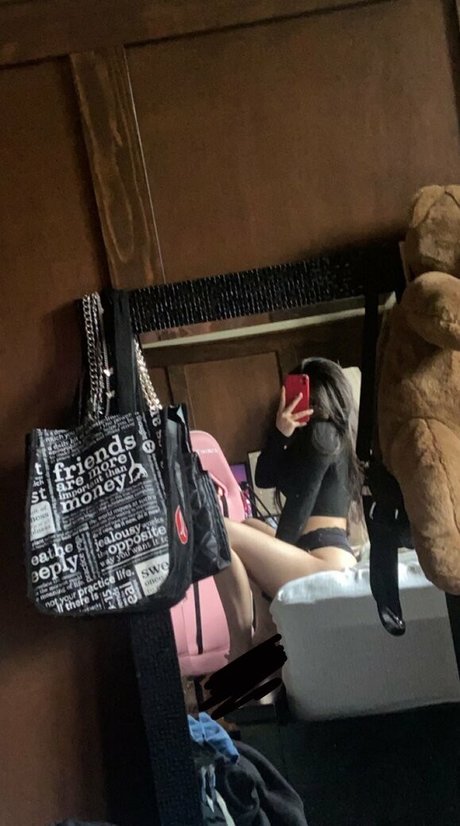 lilshitterpoopie adult actress gallery