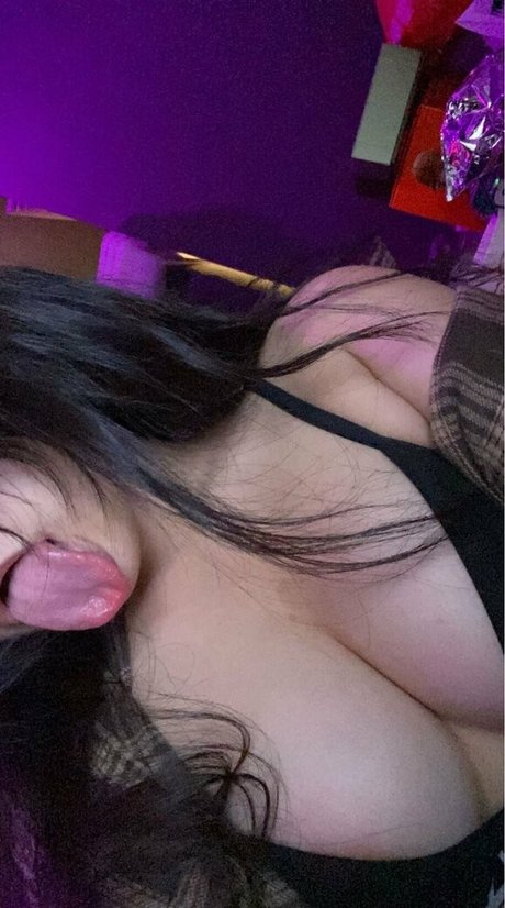 lilshitterpoopie hot model picture