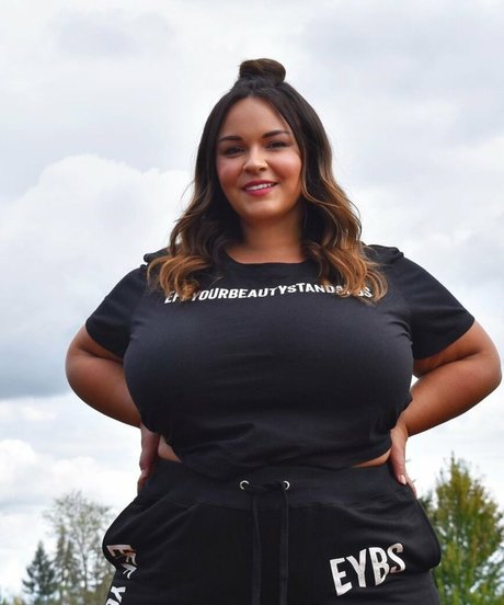 Nicole Denise Johansson nude model galleries