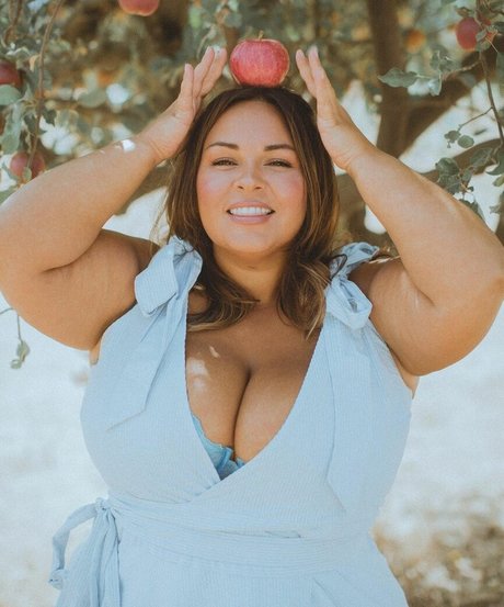 Nicole Denise Johansson sexy actress photo