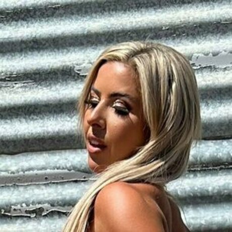 henny moody pornographic star photos