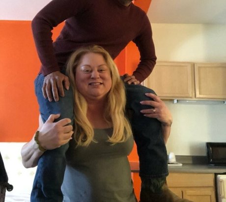 laceys muscular calves perfect actress photo