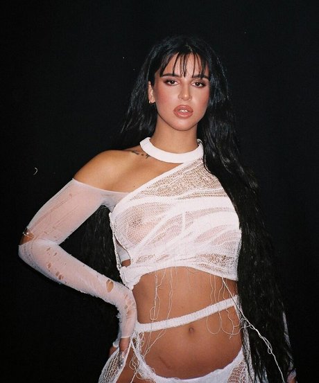 Nathy Peluso free model pic