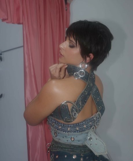 Nathy Peluso star art gallery