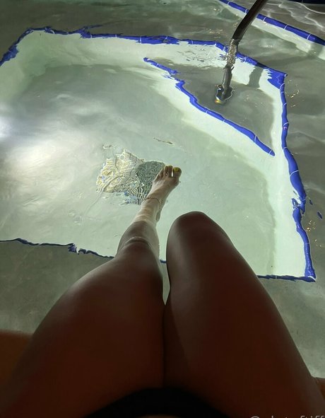 alotoftiff best model photo